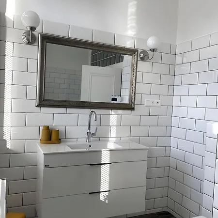 Zehnhaus * ברטיסלאבה