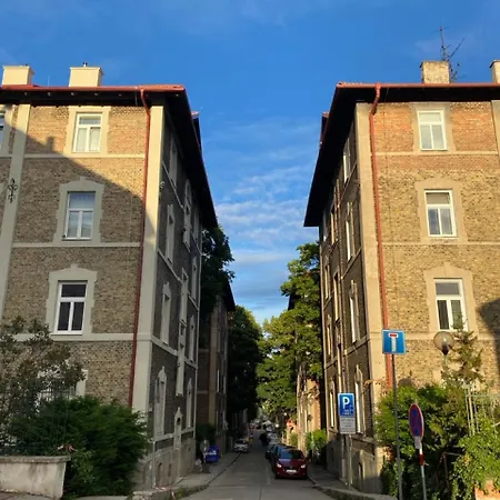 Zehnhaus ברטיסלאבה